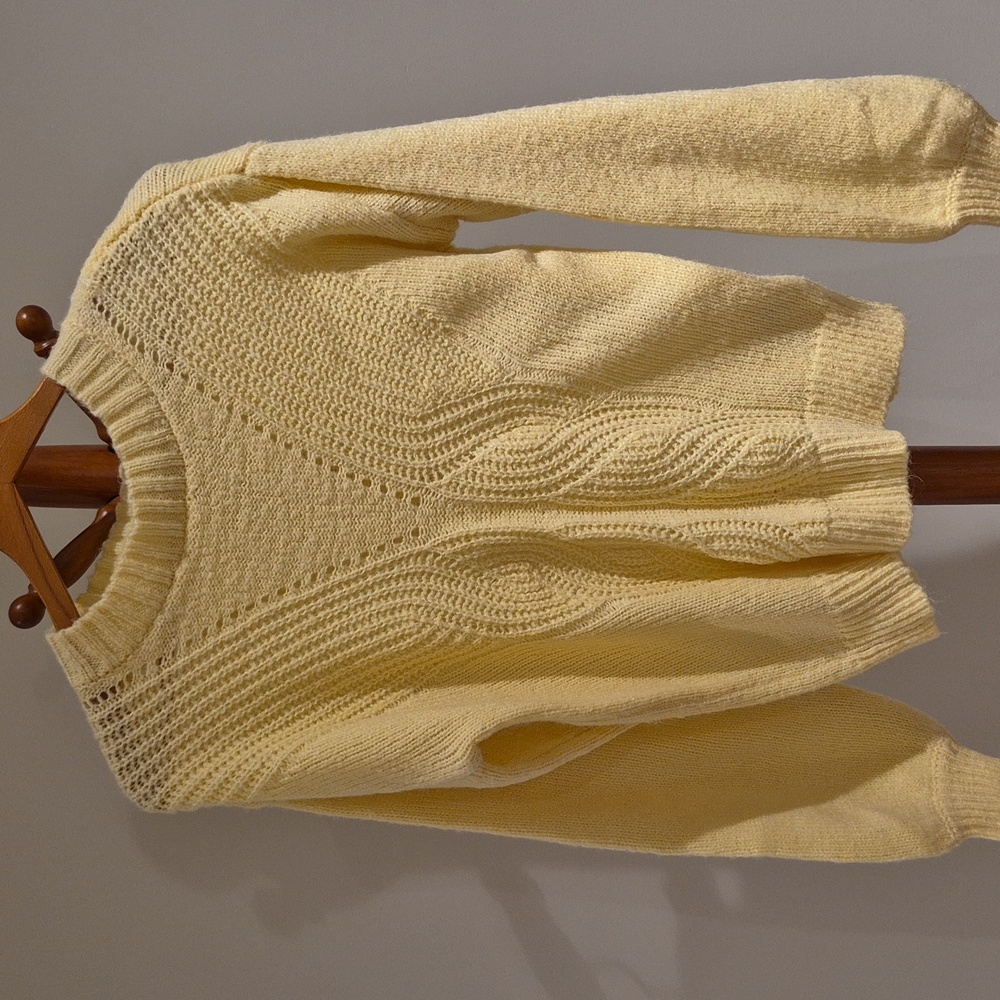 RW&CO long sleeve, butter yellow, crew neck sweater, medium, office, weekend.